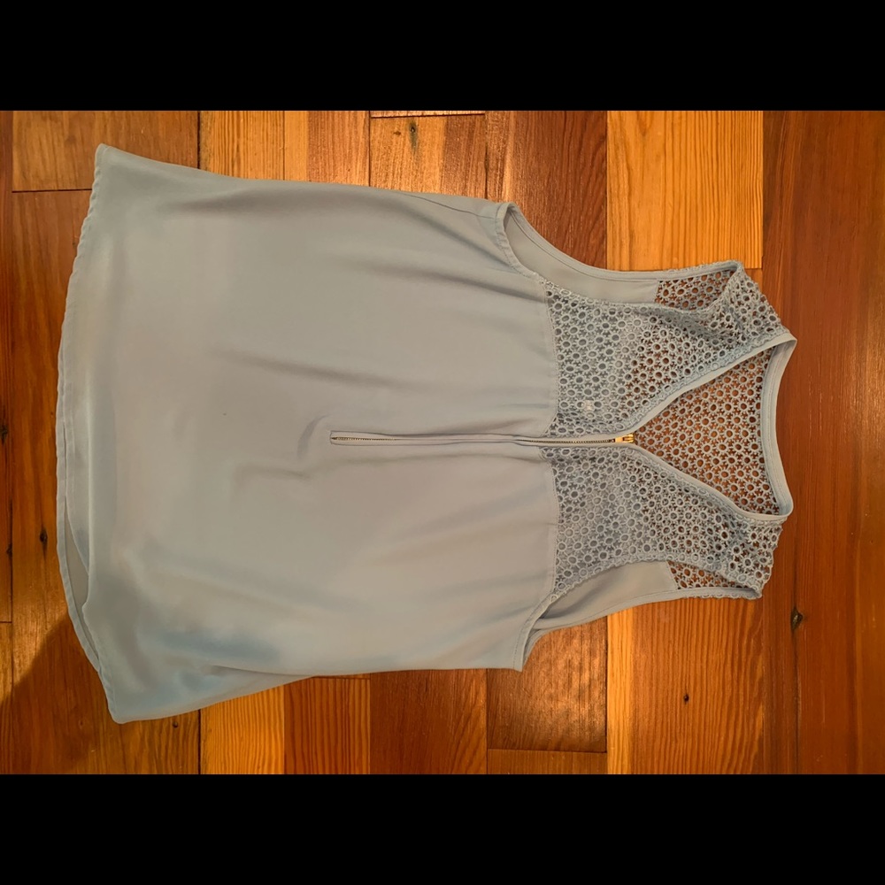 Cute blue blouse with zipper in front